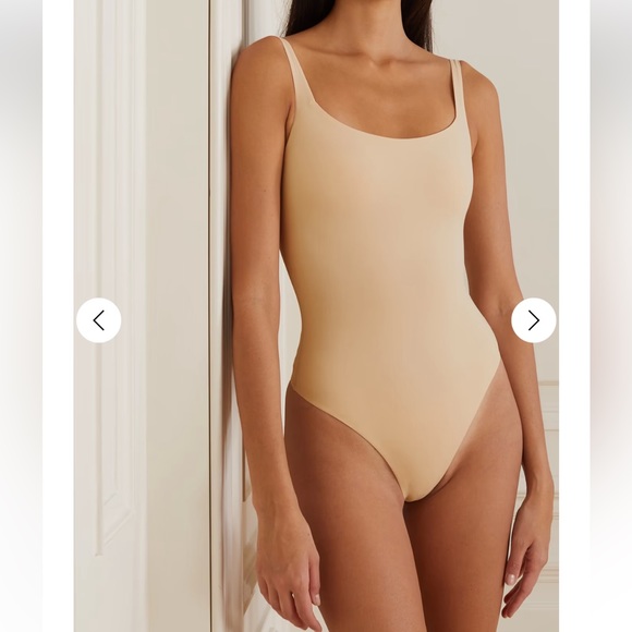 SKIMS Fits Everybody Square Neck Bodysuit - Picture 8 of 8